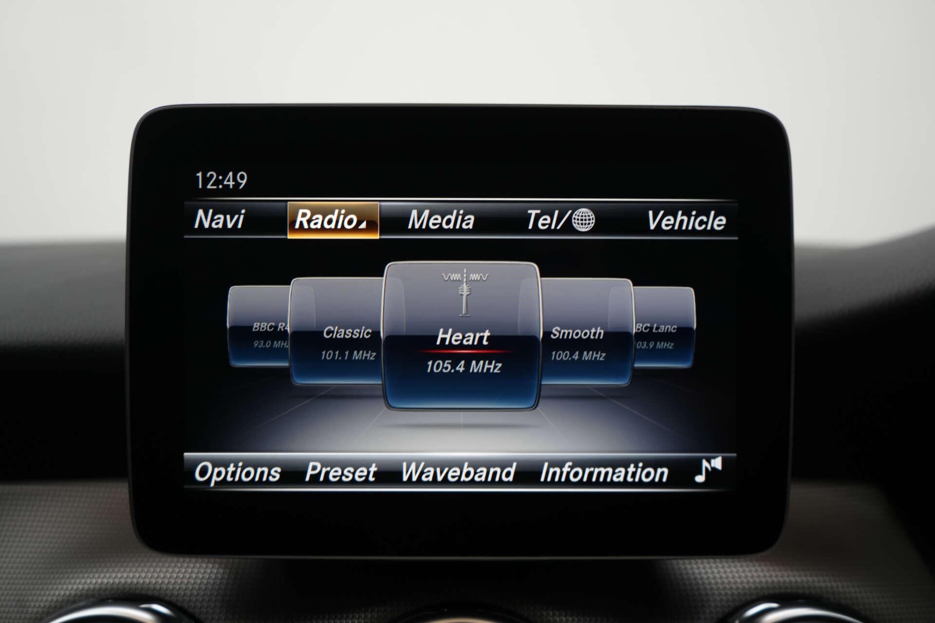 Mercedes-Benz Gla view 30