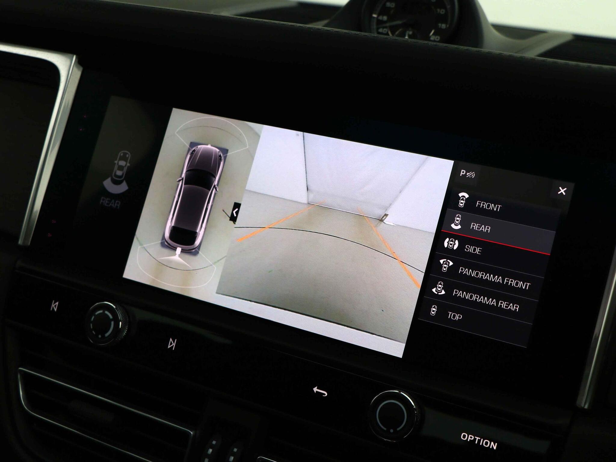 Porsche Macan view 45