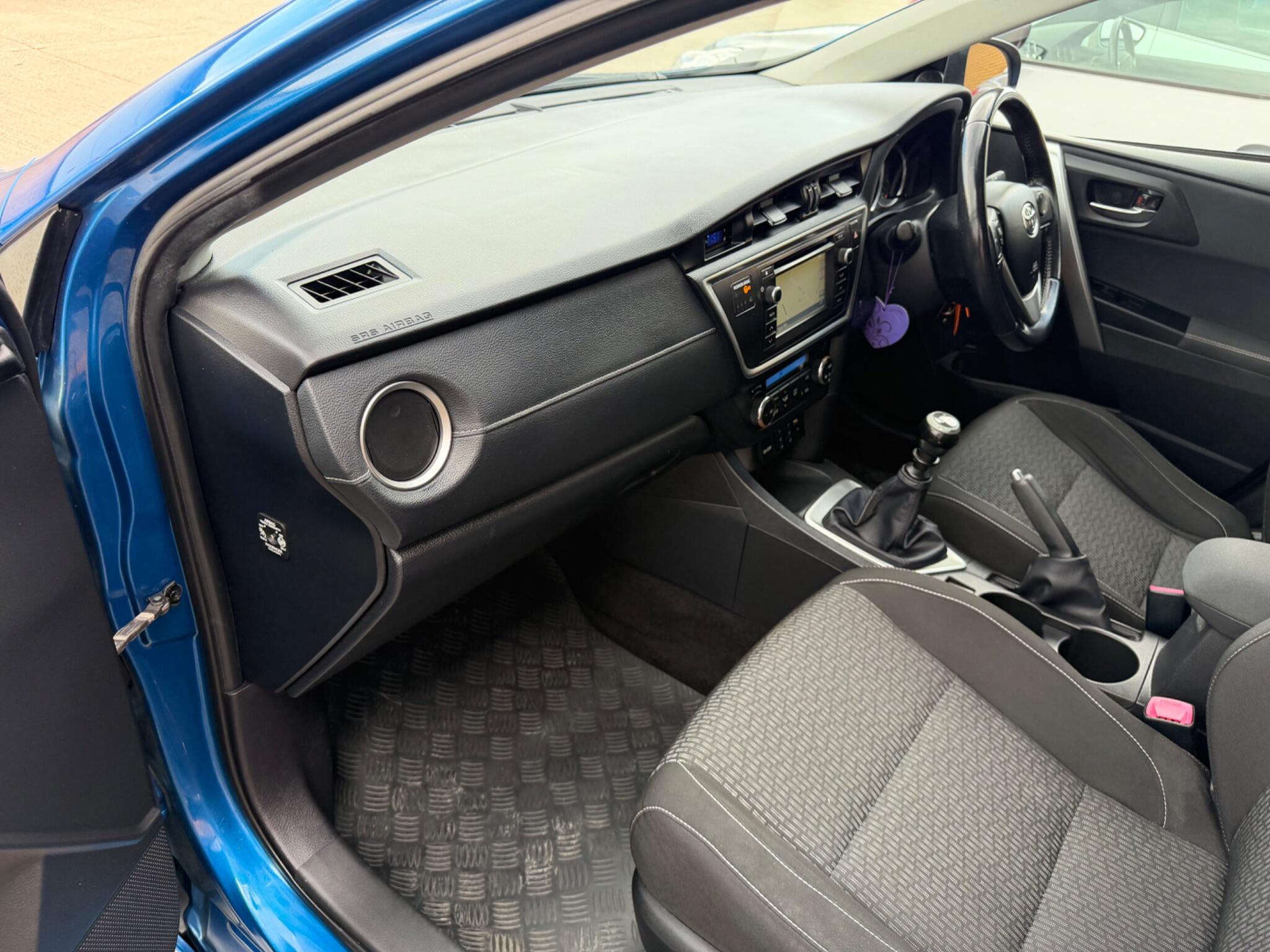 Toyota Auris view 51