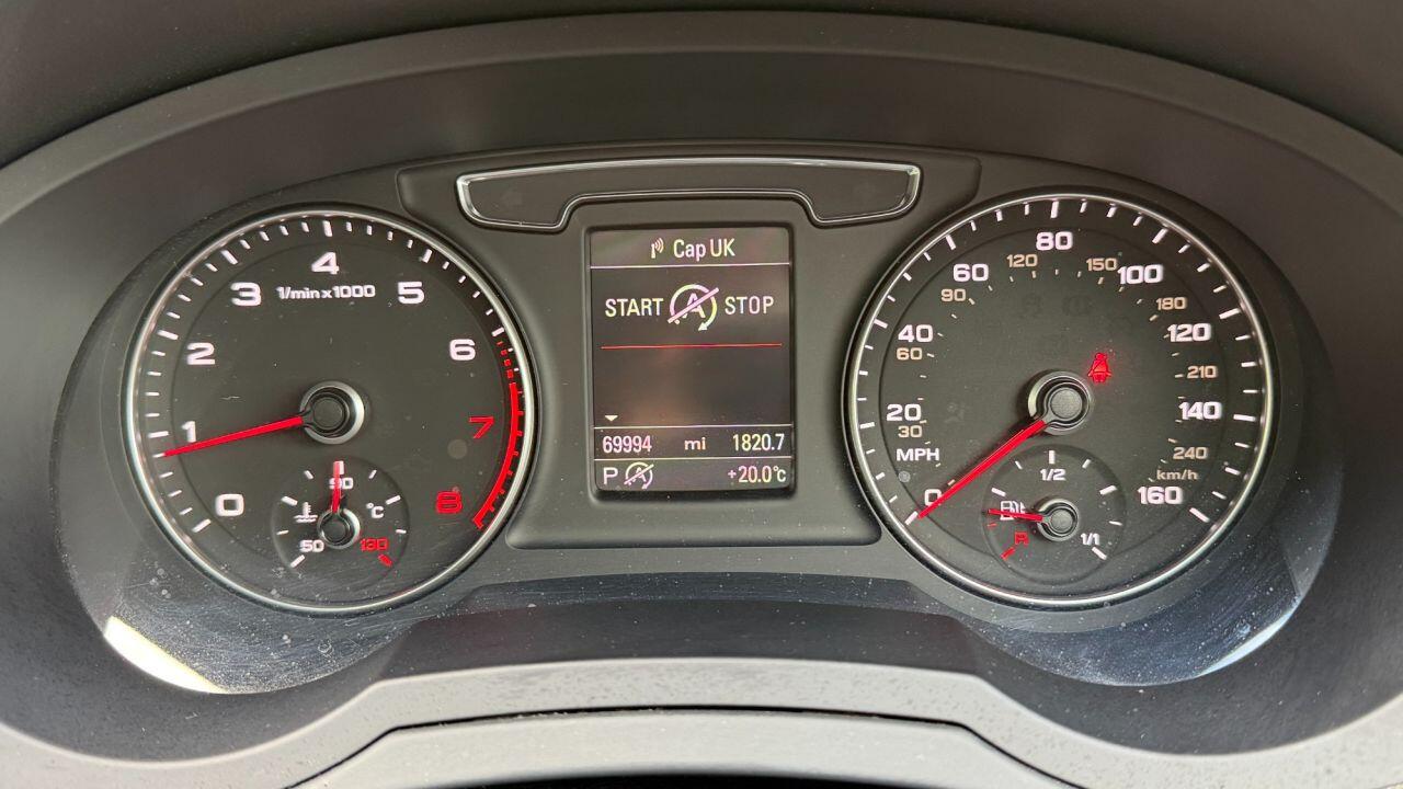 Audi Q3 view 32