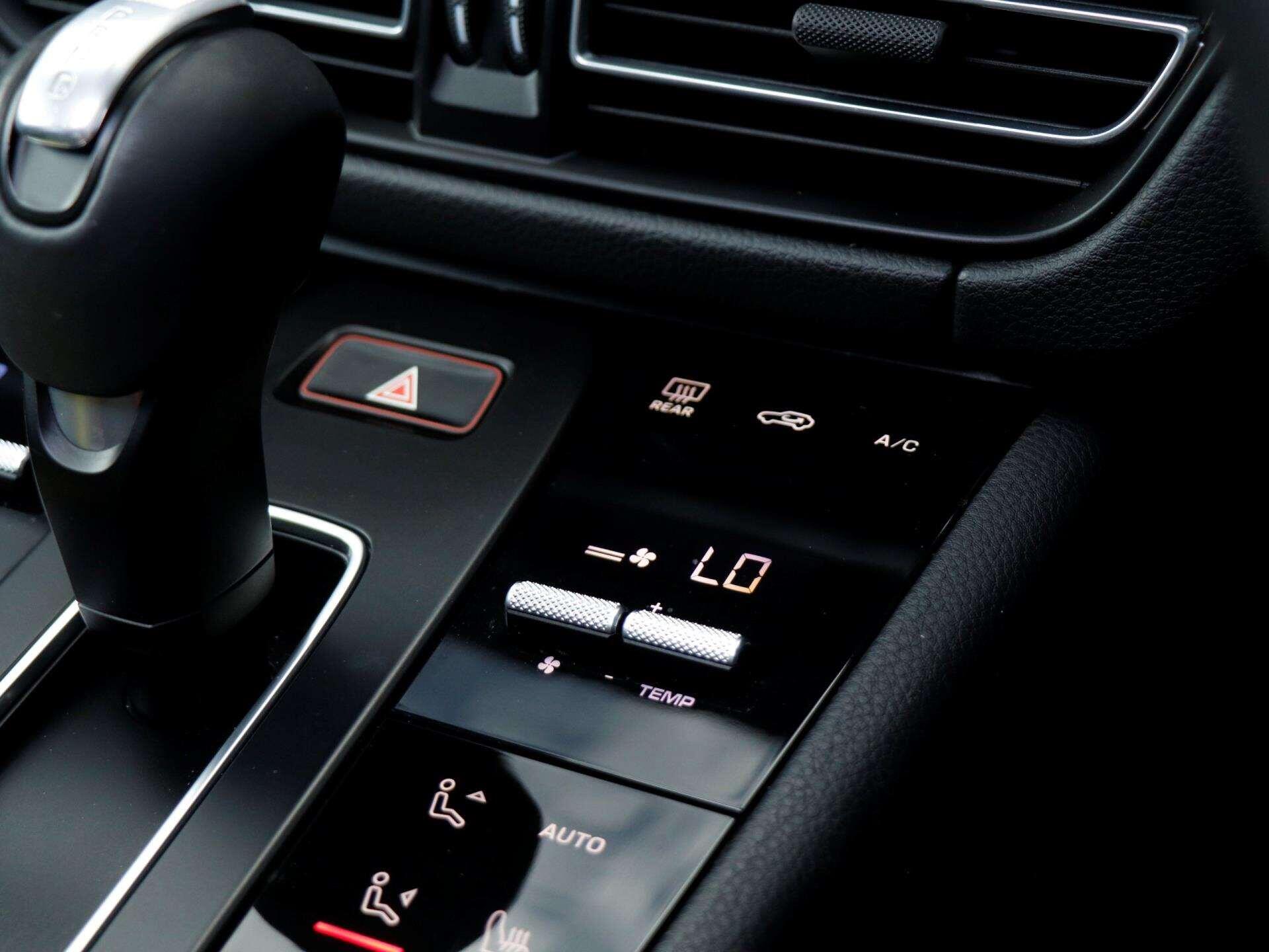 Porsche Macan view 18