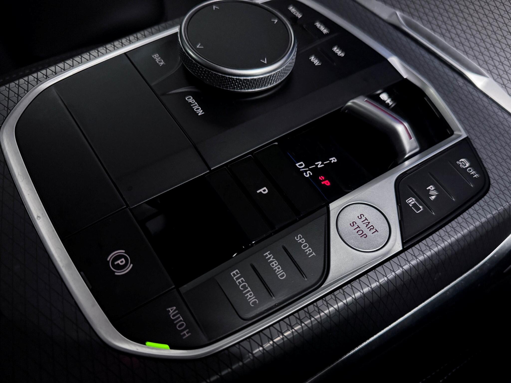BMW 3 Series view 34