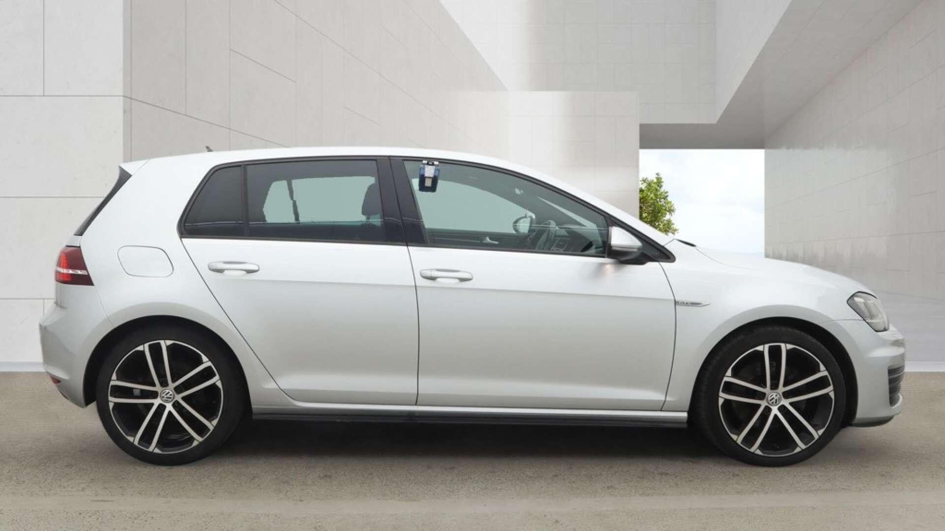 Volkswagen Golf view 10