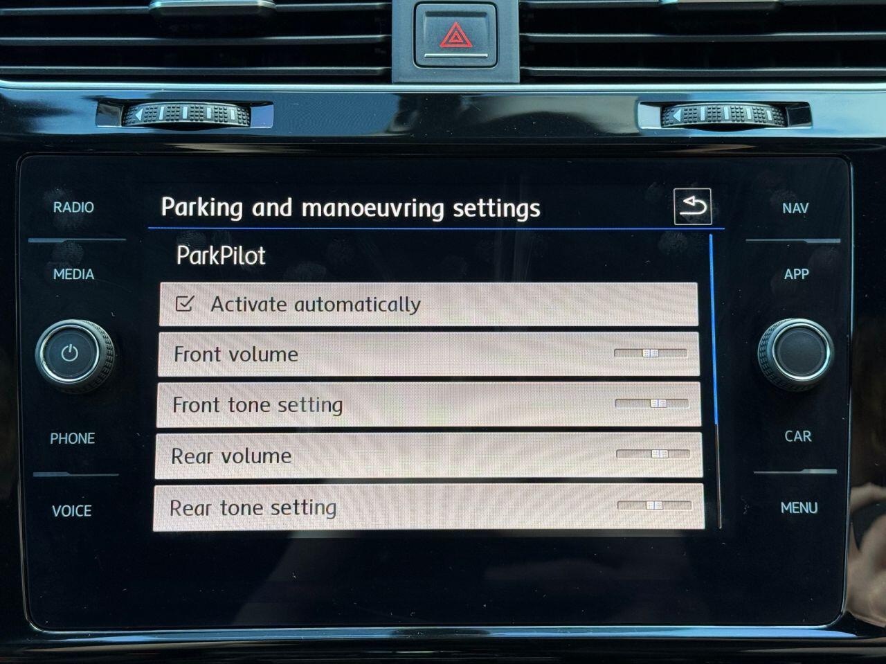 Volkswagen Golf view 30