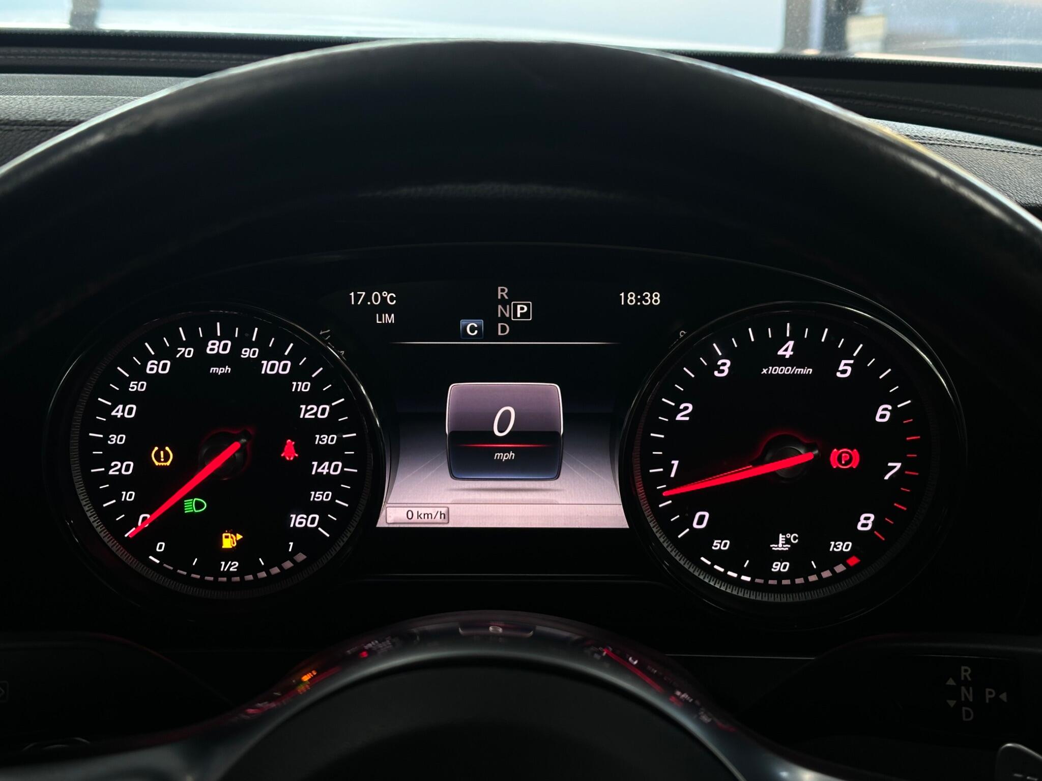 Mercedes-Benz E Class view 25