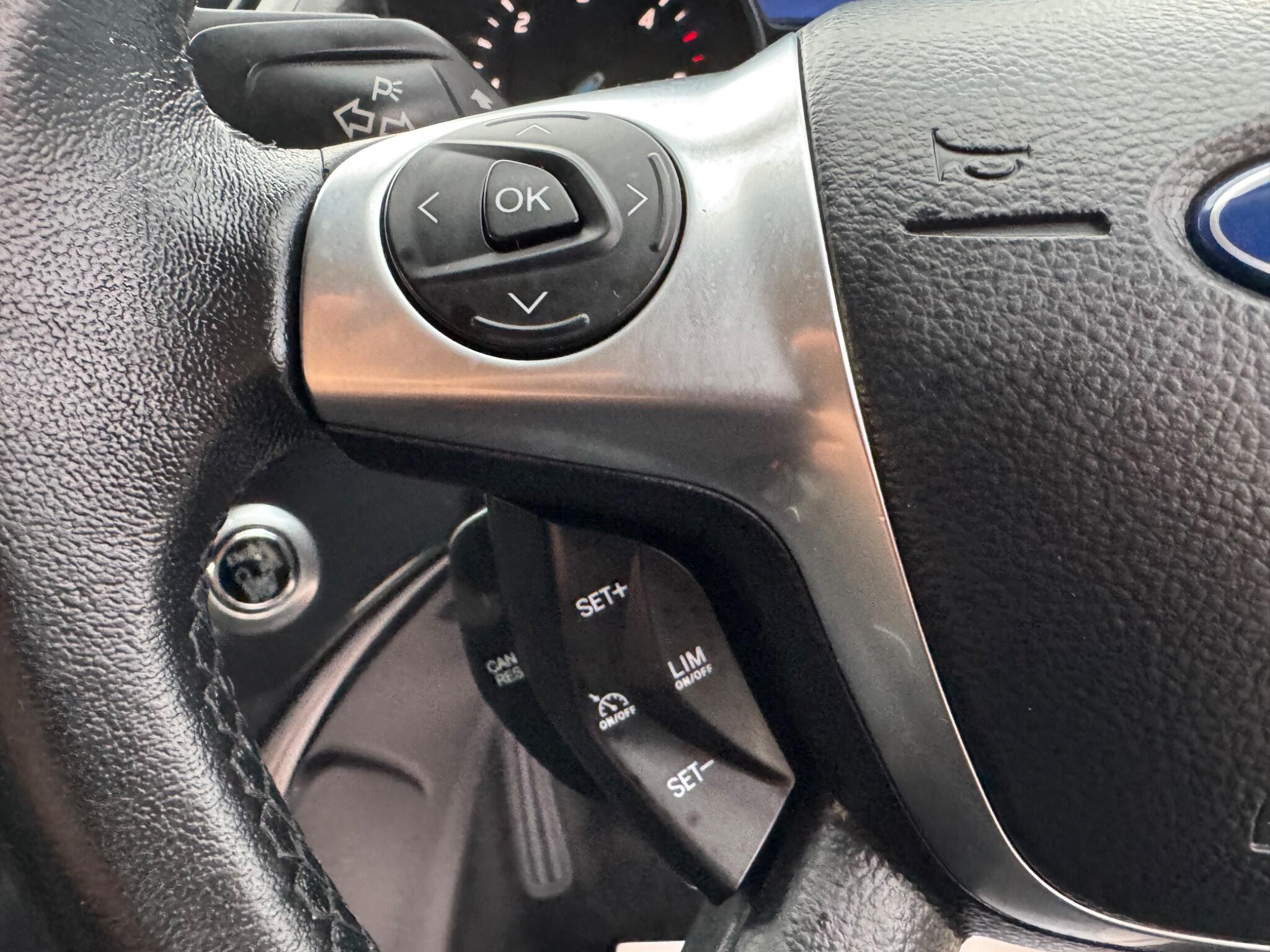 Ford Kuga view 34