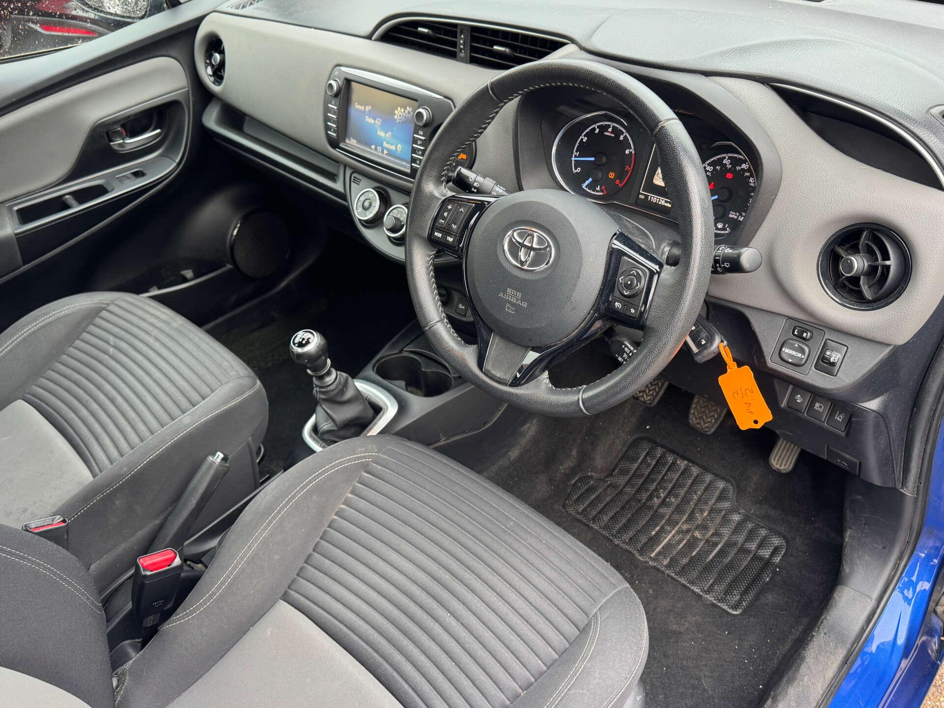 Toyota Yaris view 11
