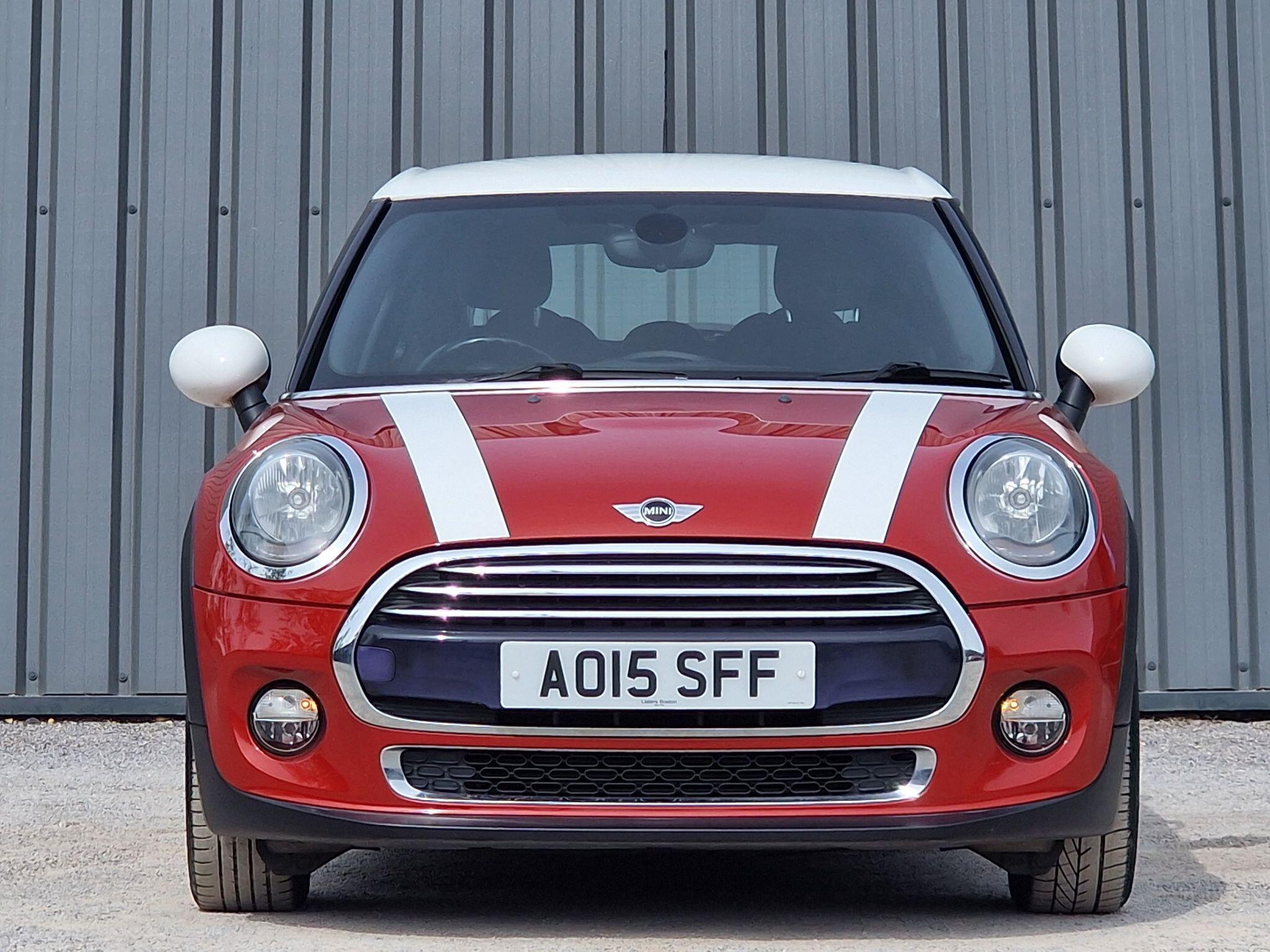 2015 MINI Hatch image 2