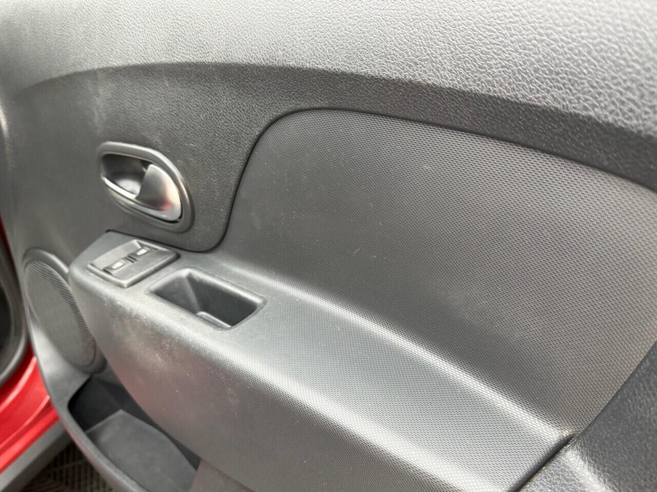 Dacia Sandero view 10