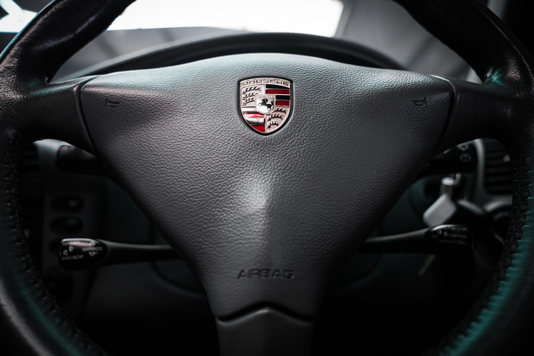 Porsche 911 view 46