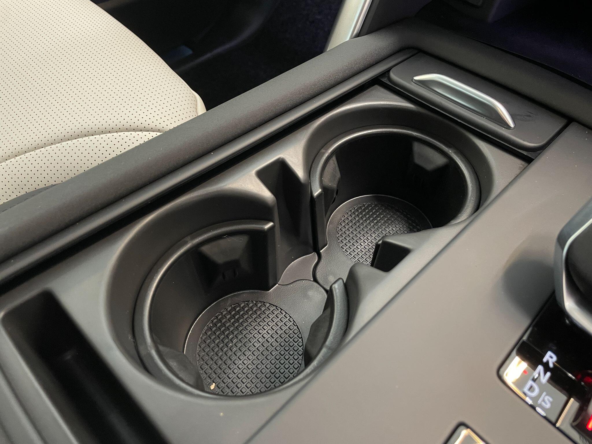 Land Rover Discovery view 8