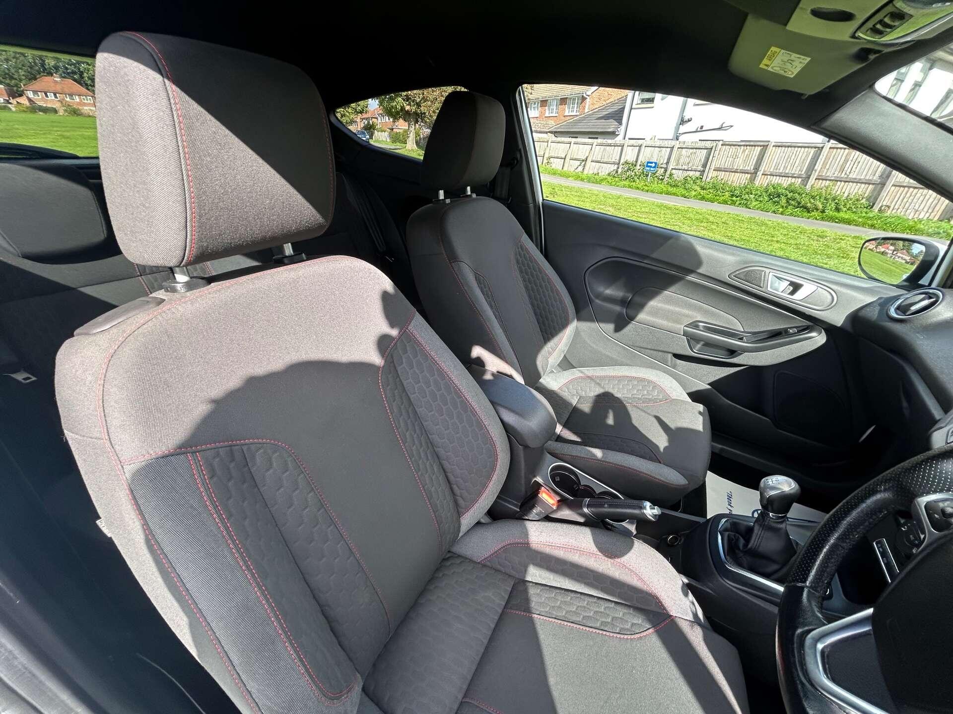 Ford Fiesta view 32