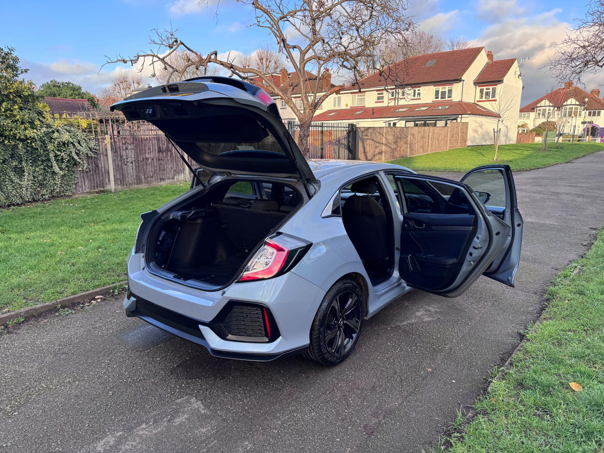 2017 Honda Civic image 27