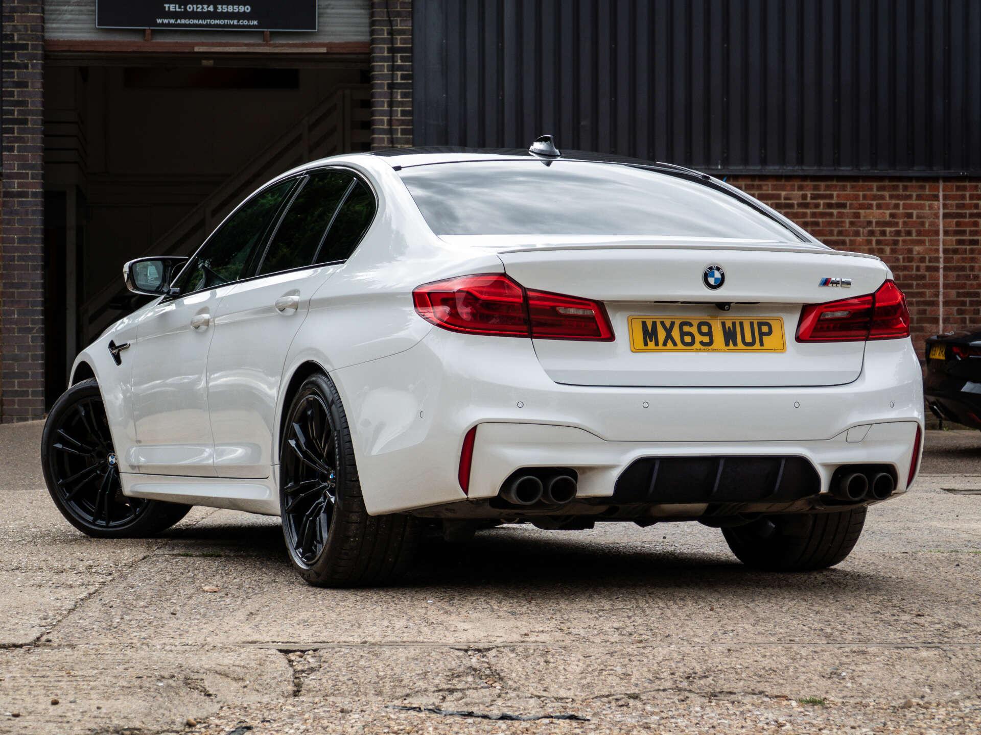 BMW M5 view 2