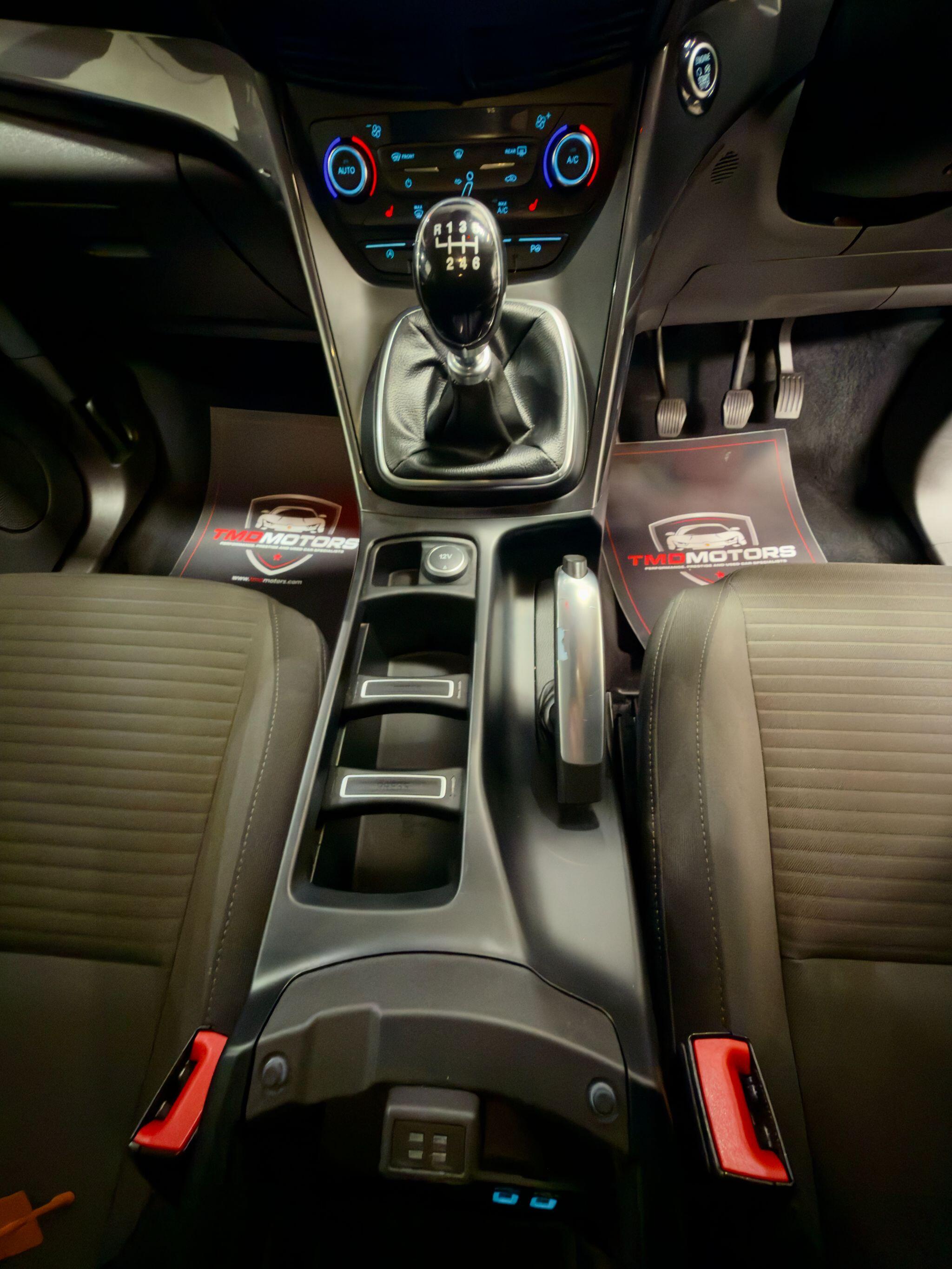 Ford C-Max view 11