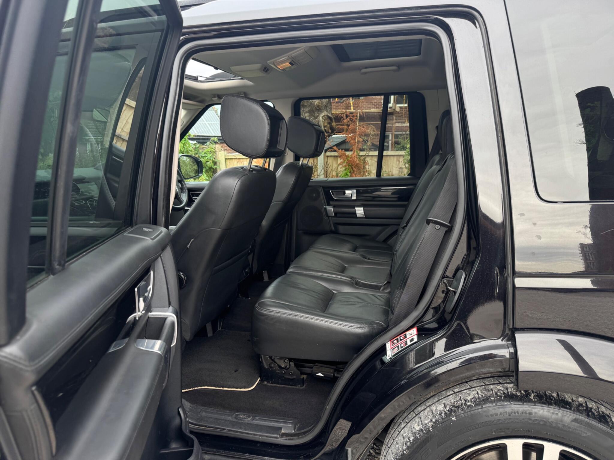 Land Rover Discovery view 27