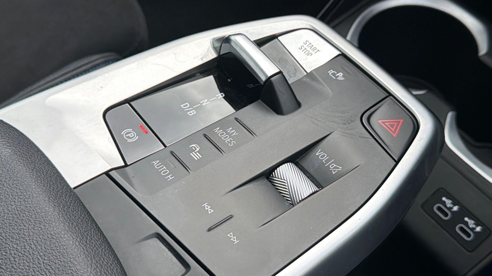 BMW Ix1 view 10