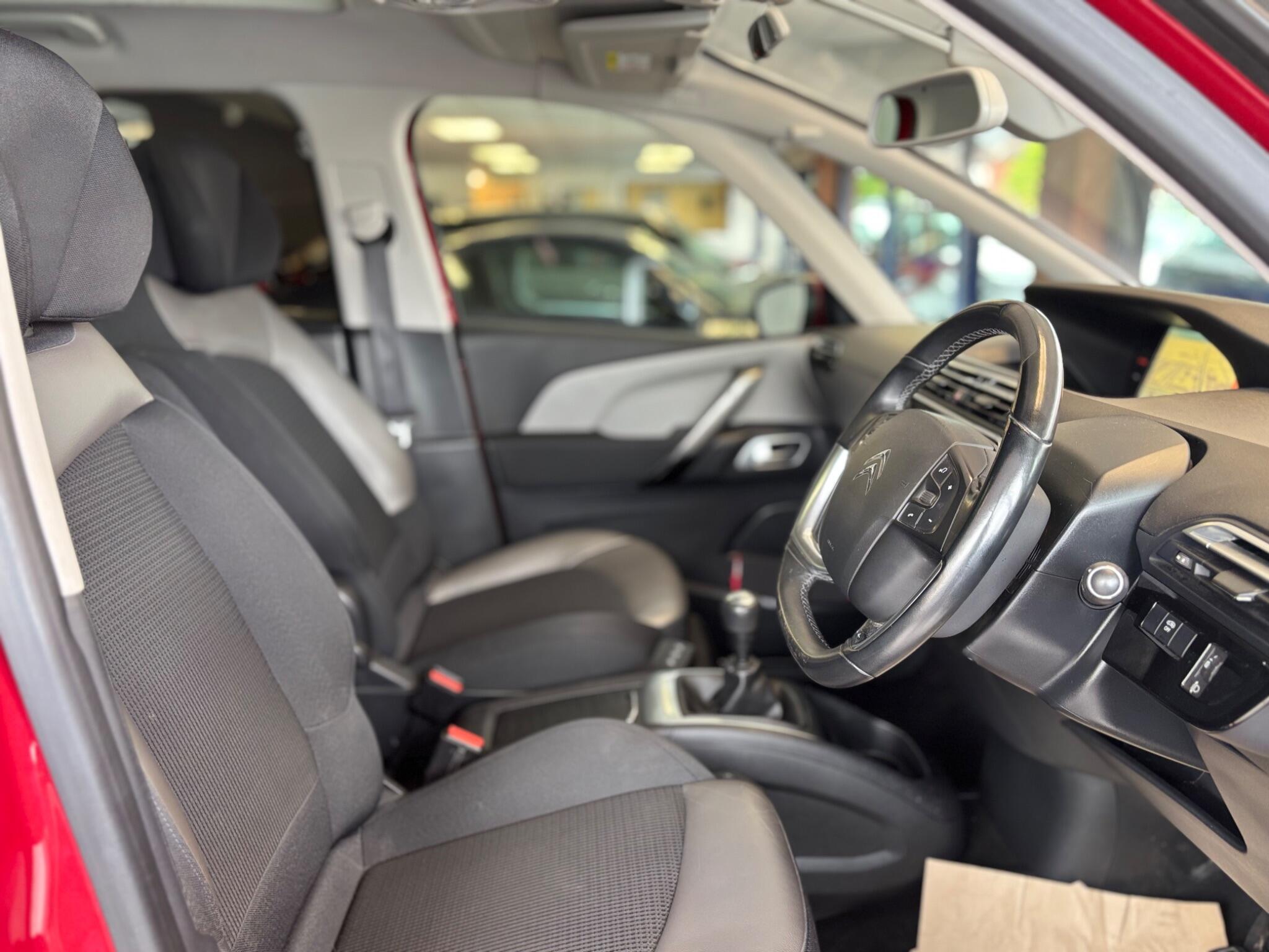 Citroen Grand C4 Picasso view 13