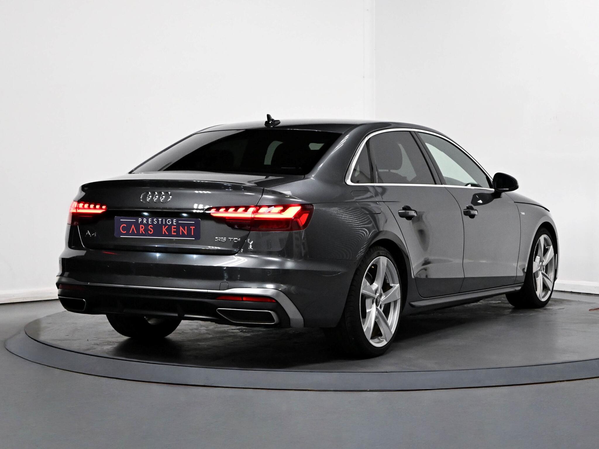 Audi A4 view 36
