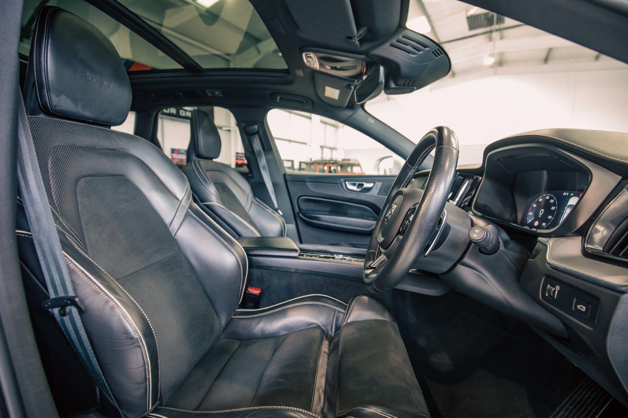 Volvo XC60 view 2