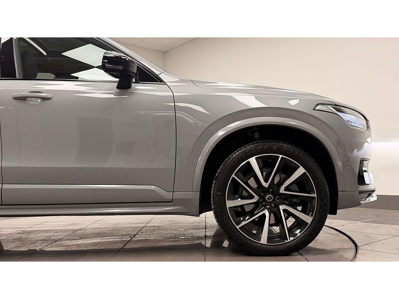 Volvo XC90 view 15