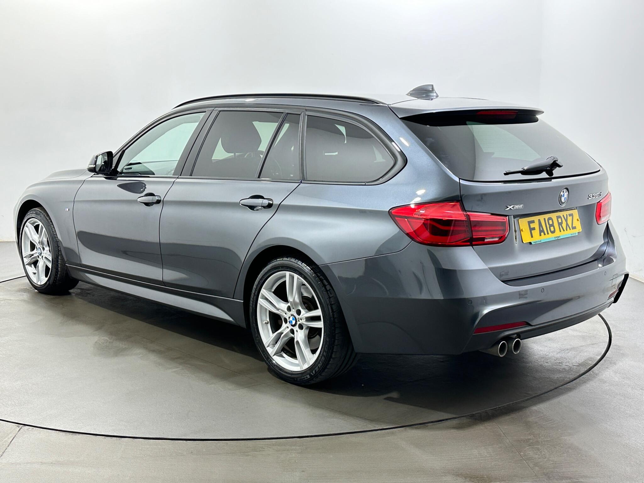 BMW 3 Series view 6