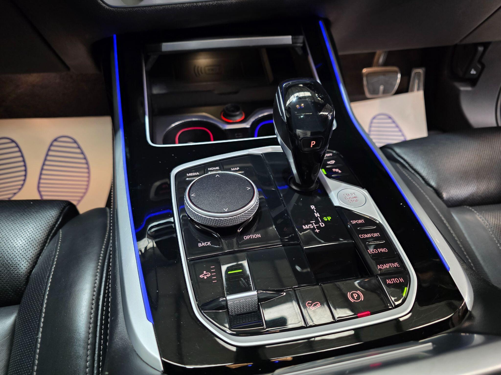 BMW X7 view 20