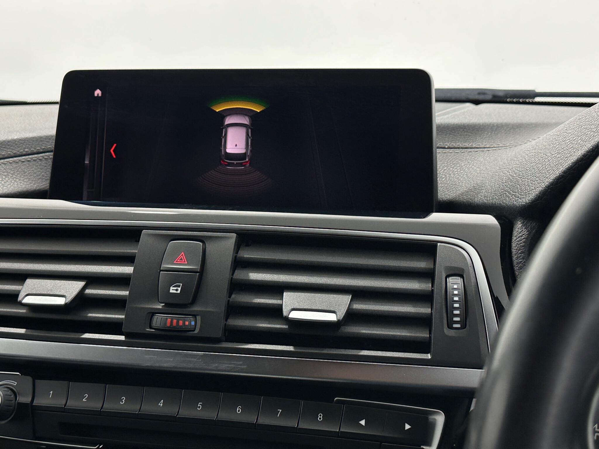 BMW 3 Series view 25