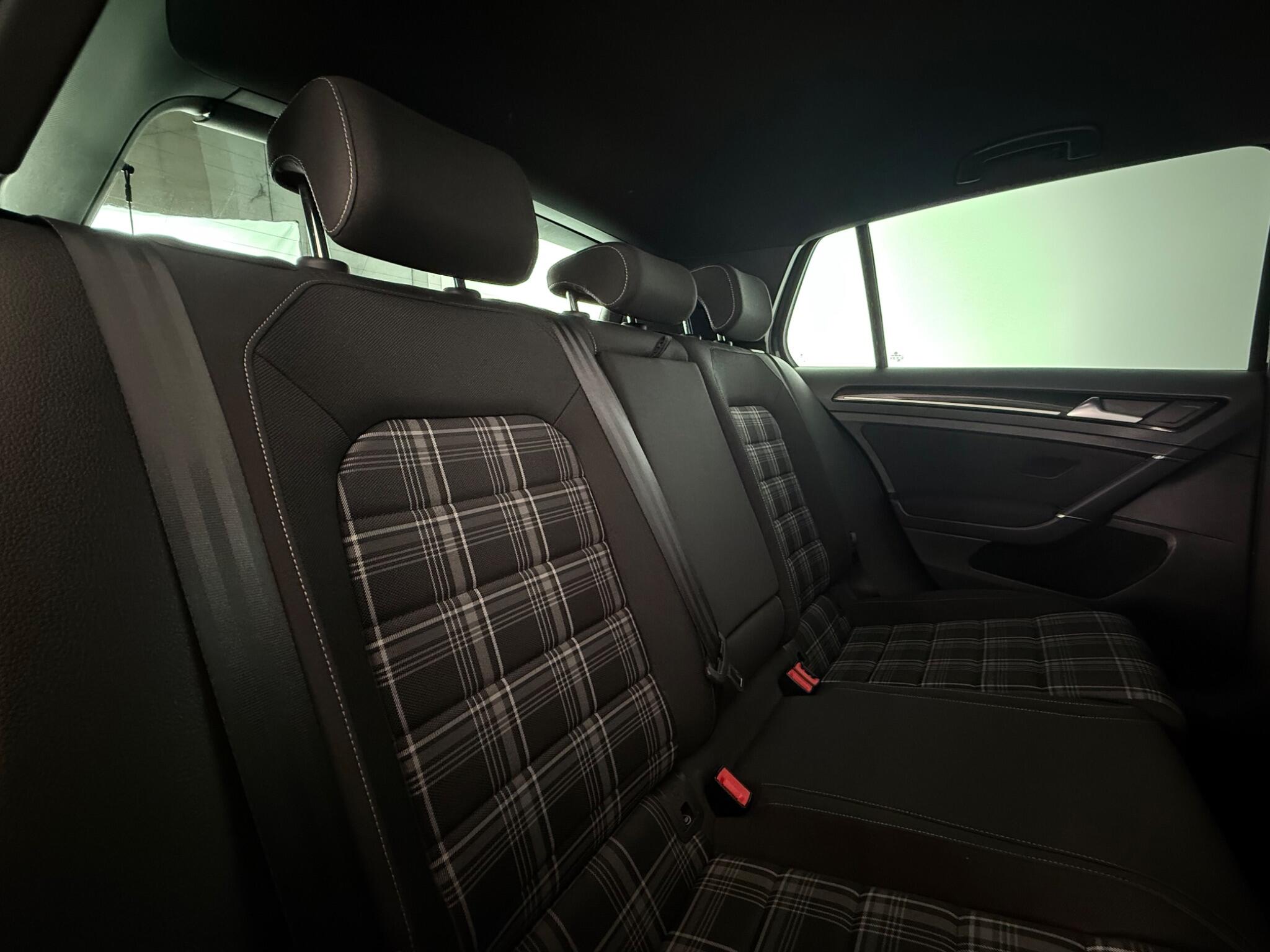 Volkswagen Golf view 32