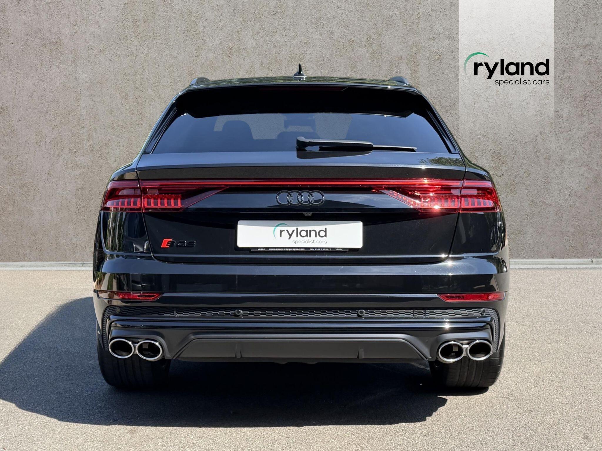 Audi SQ8 view 8