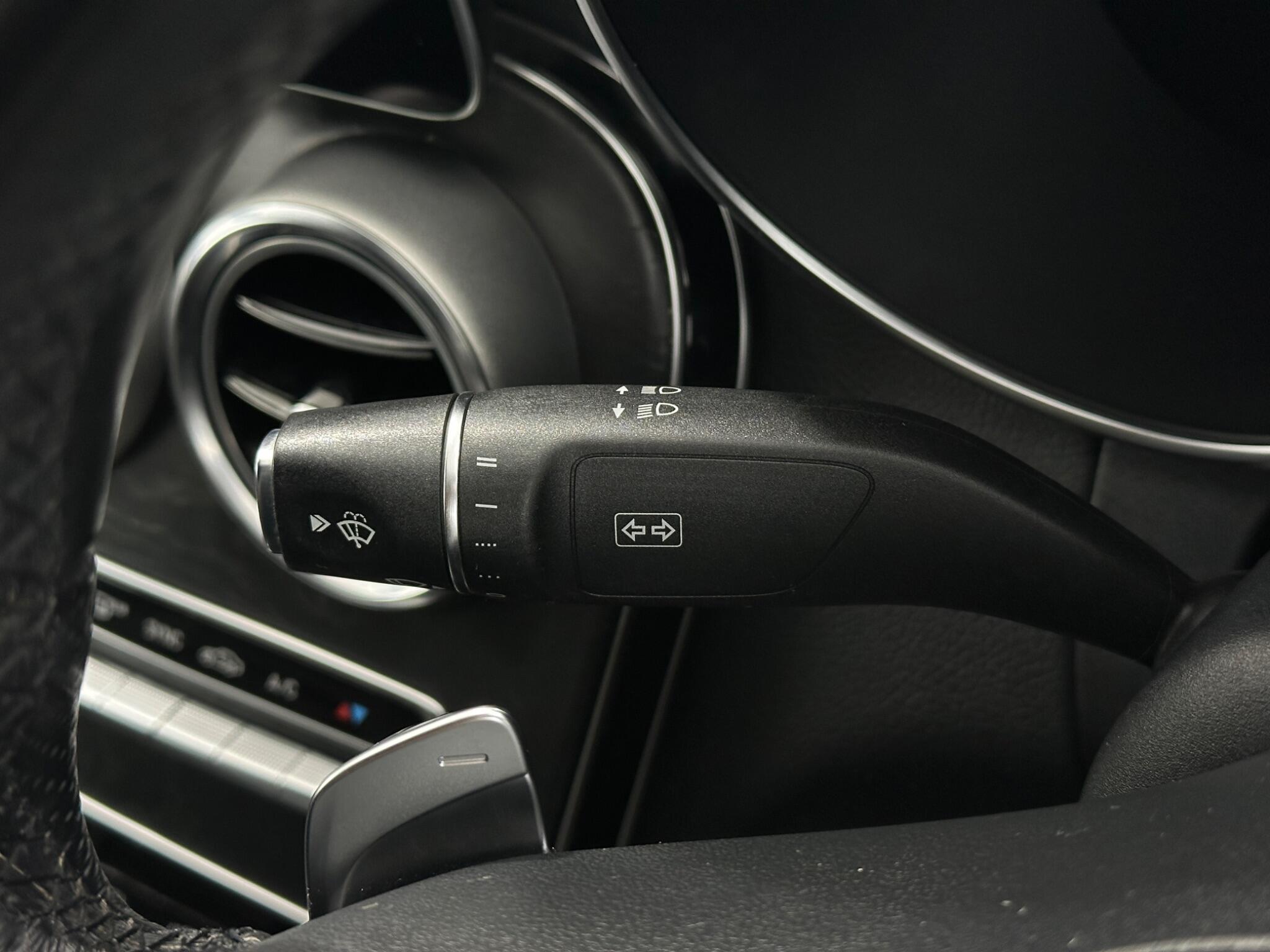 Mercedes-Benz C-Class view 14