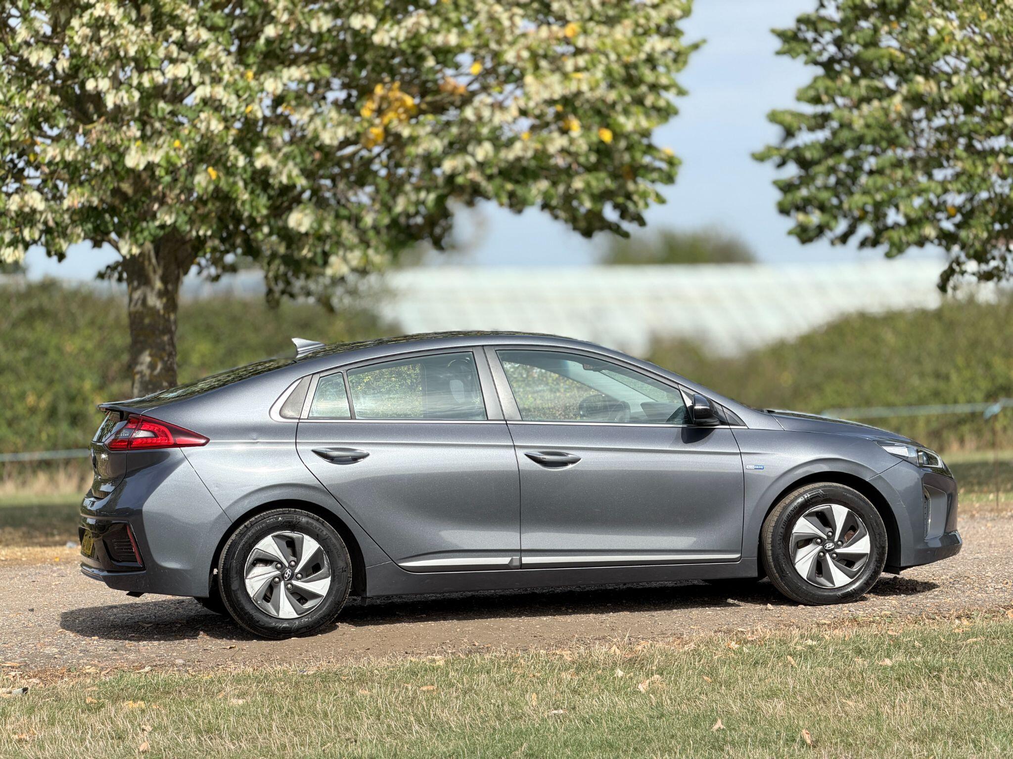 Hyundai Ioniq view 4