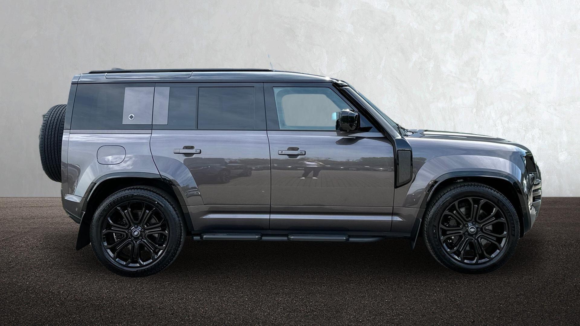 Land Rover Defender view 5