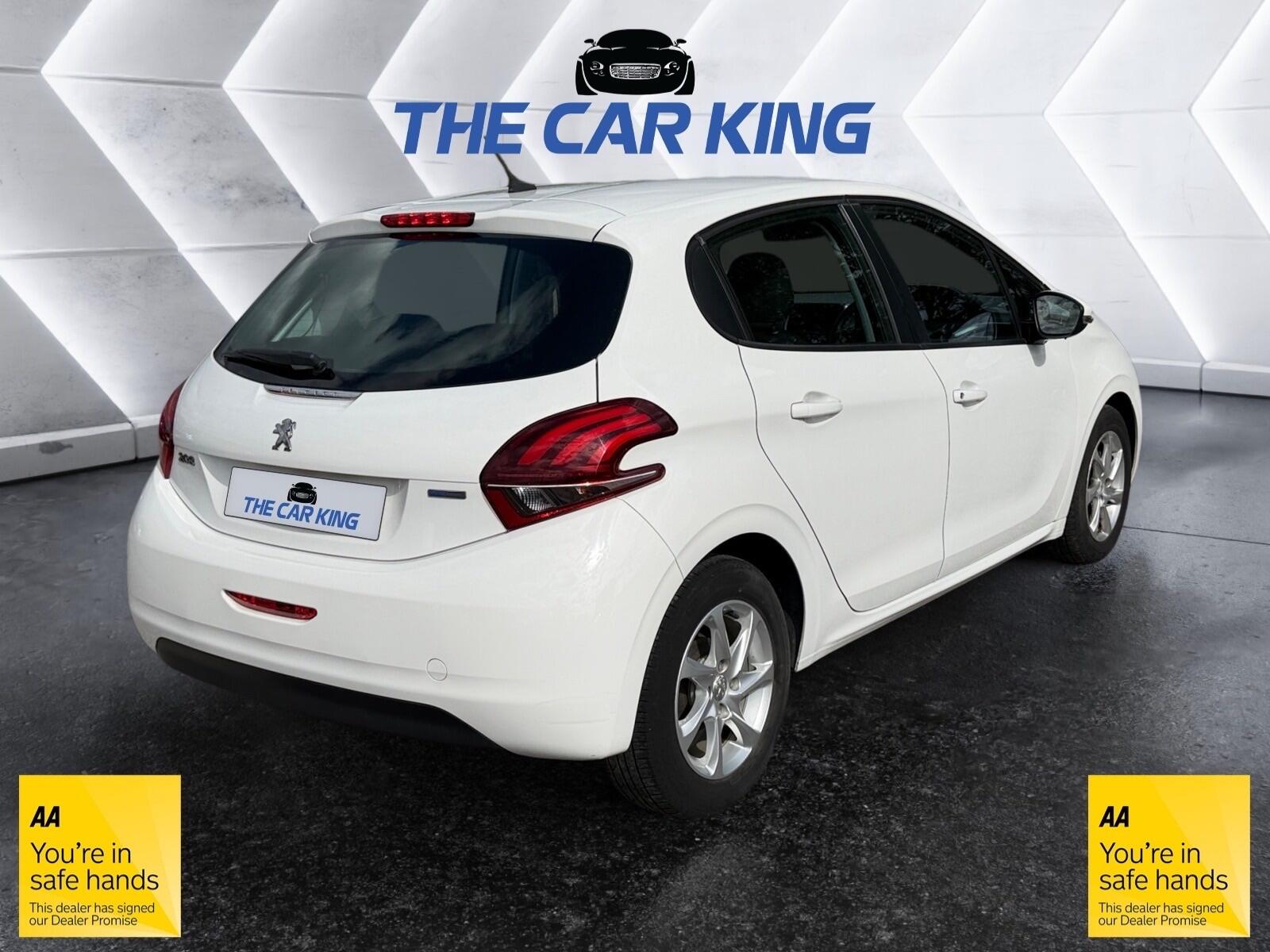 Peugeot 208 view 8