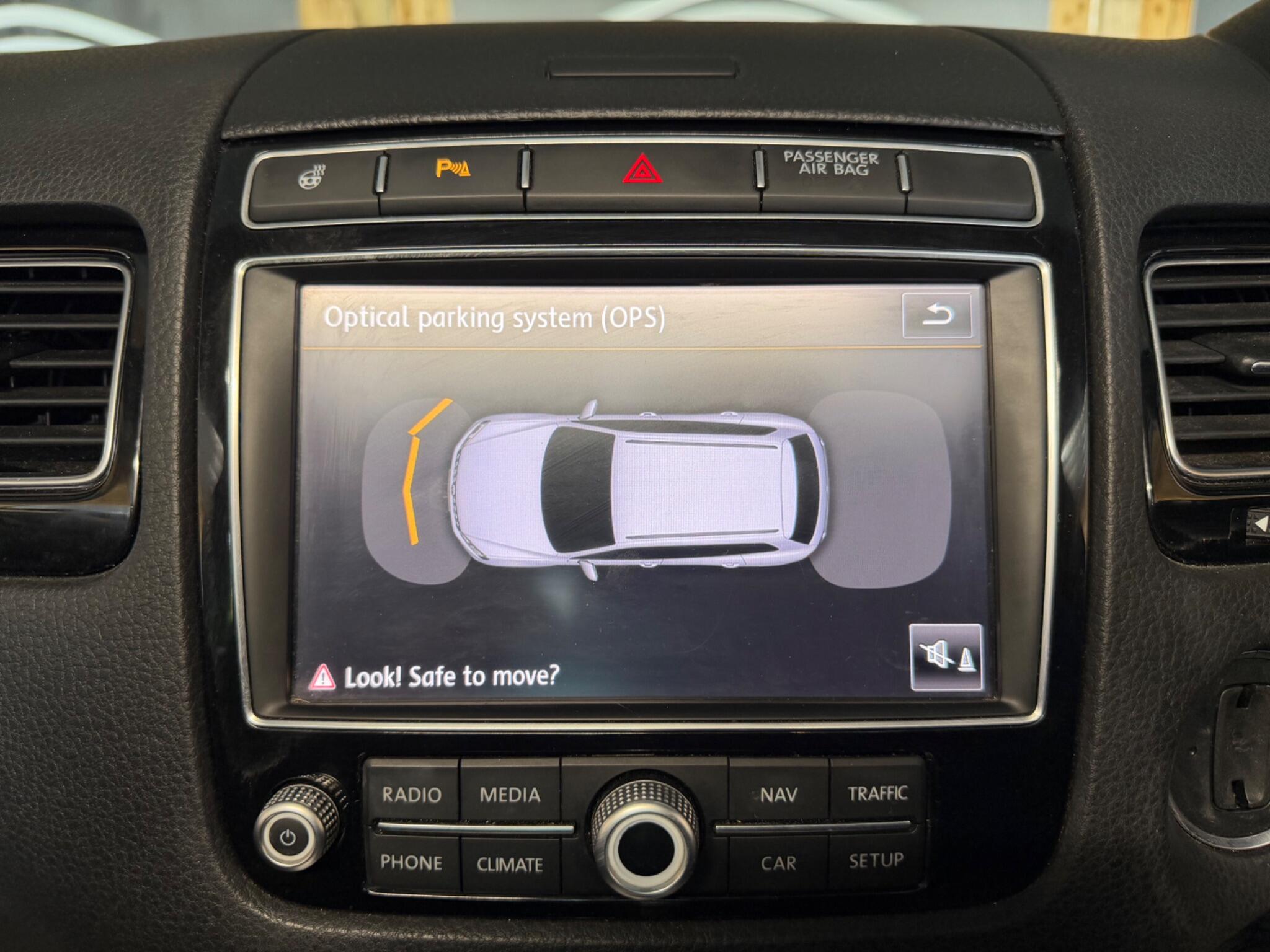 Volkswagen Touareg view 38