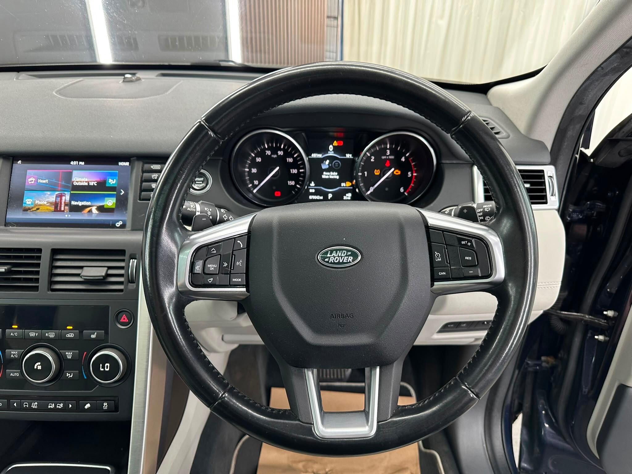 Land Rover Discovery Sport view 30