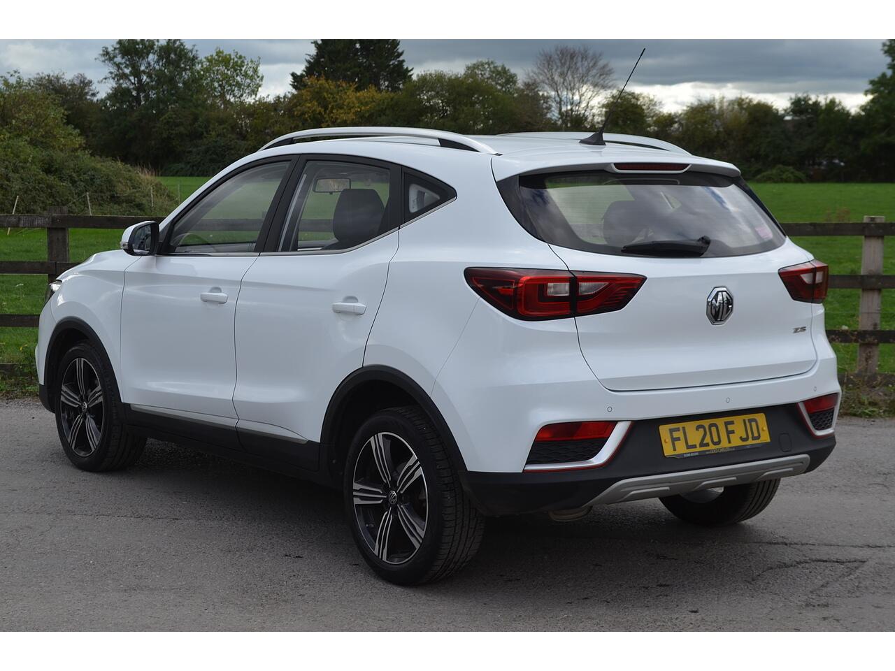 MG ZS view 7