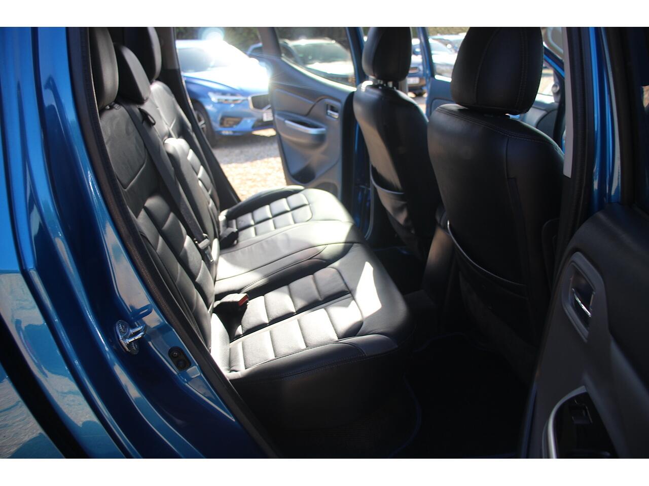 Mitsubishi L200 view 15