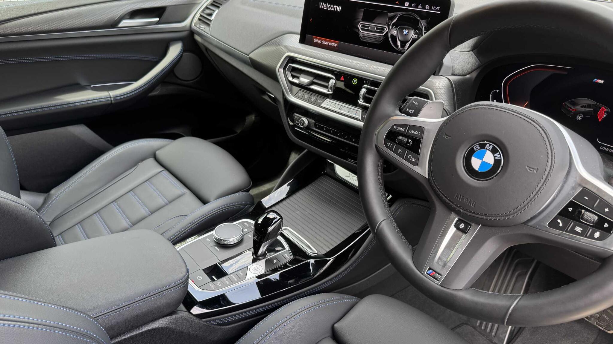 BMW X4 view 13