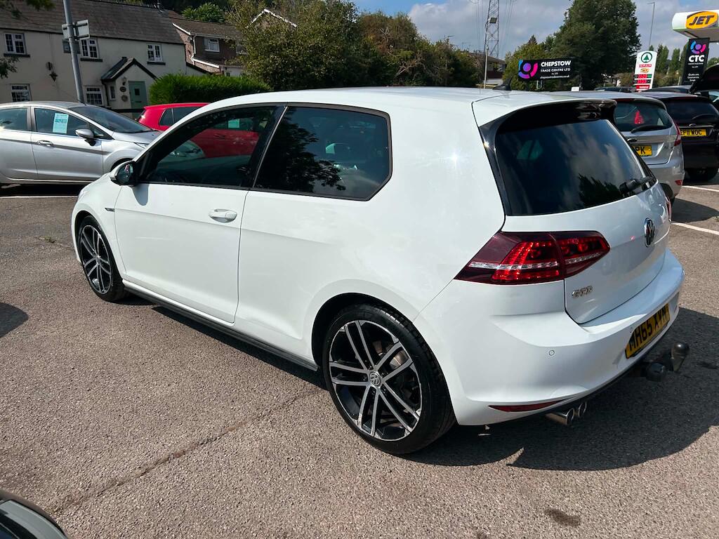 Volkswagen Golf view 4
