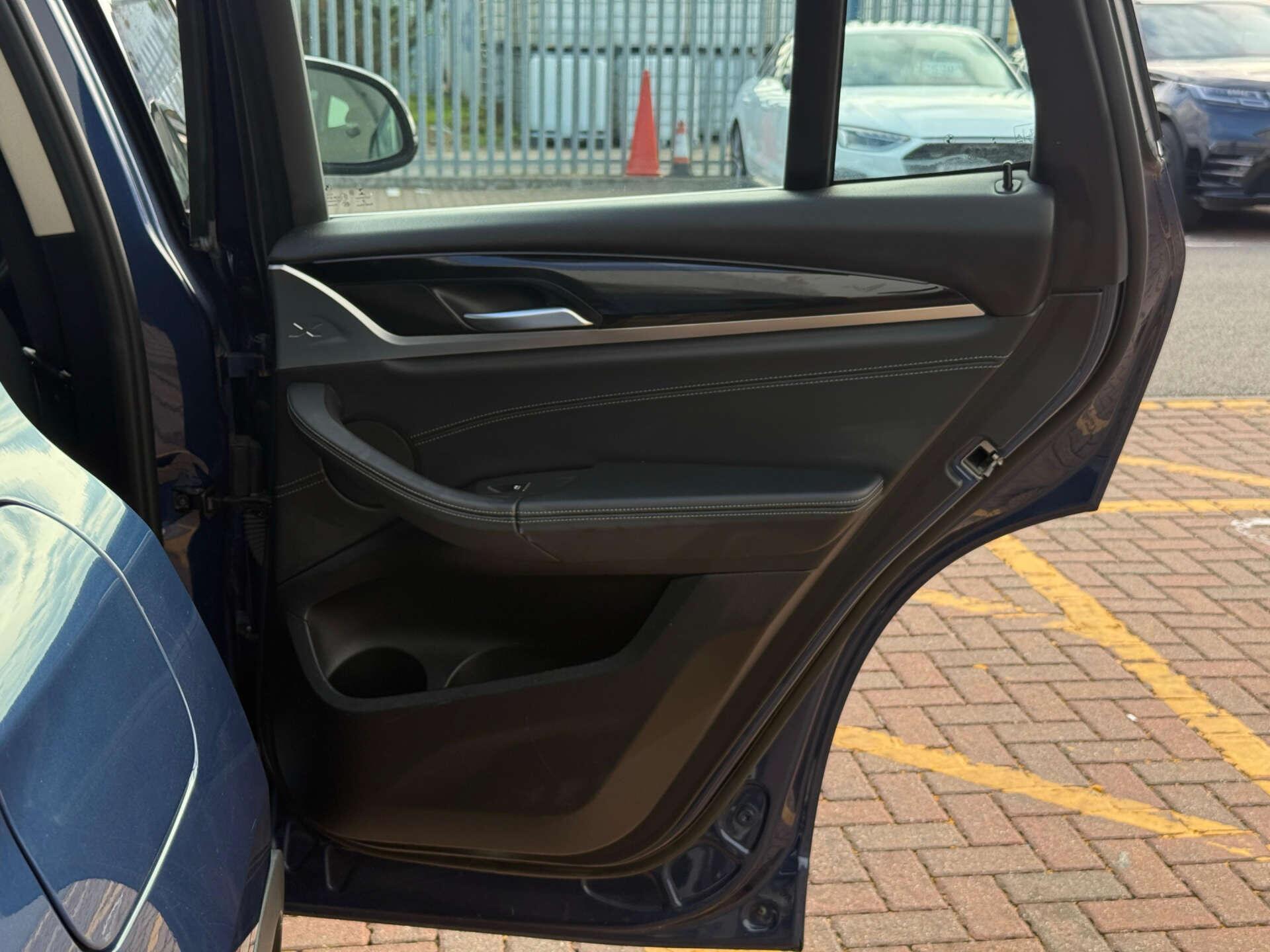 BMW X3 view 28