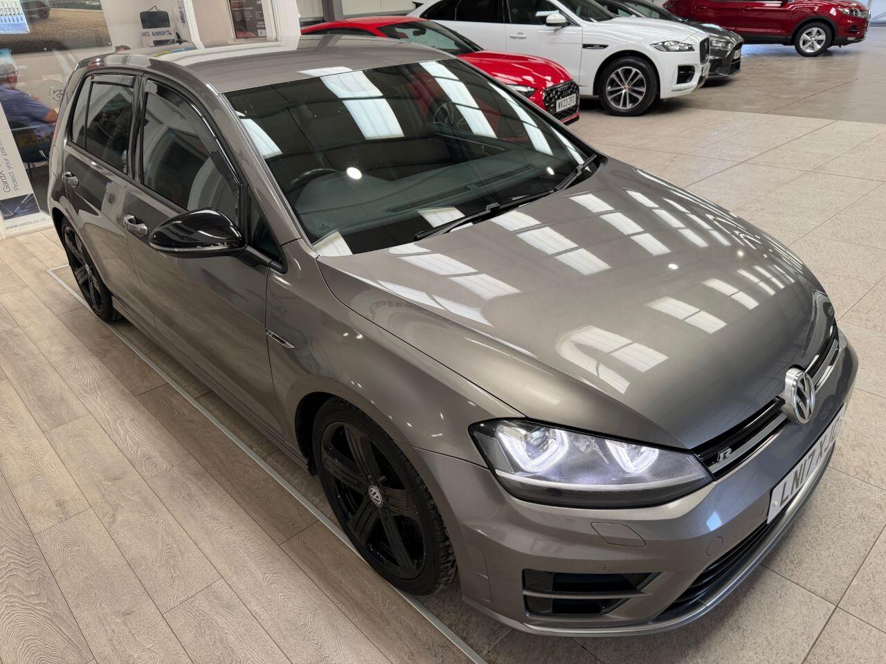 Volkswagen Golf view 5