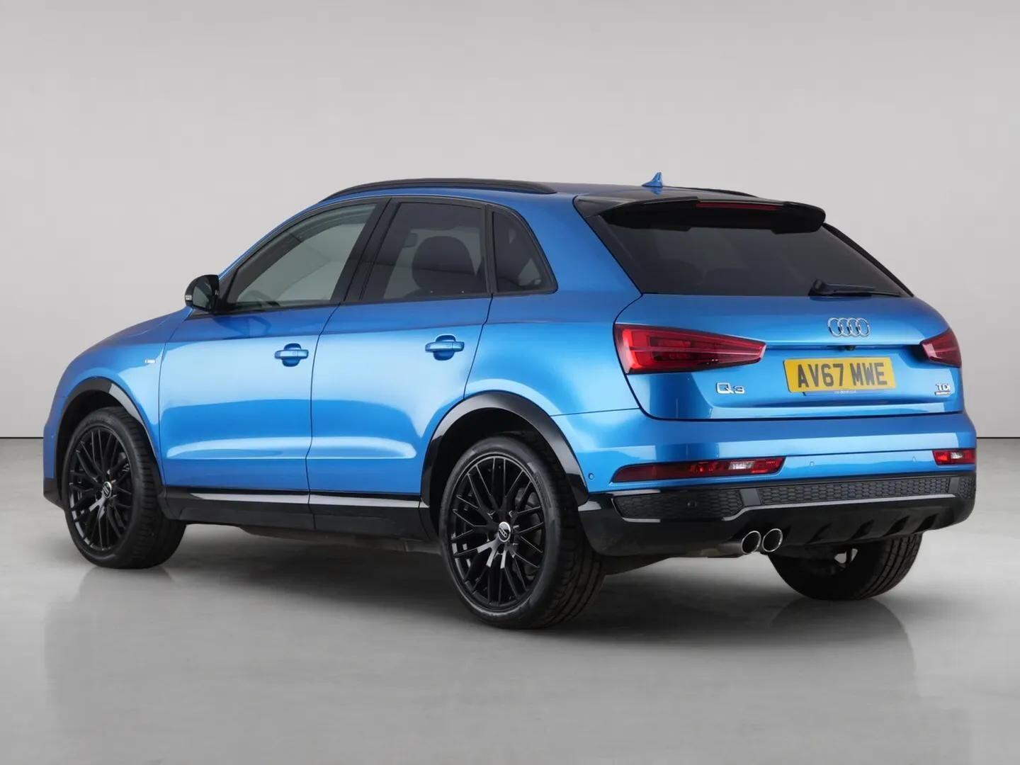 Audi Q3 view 6
