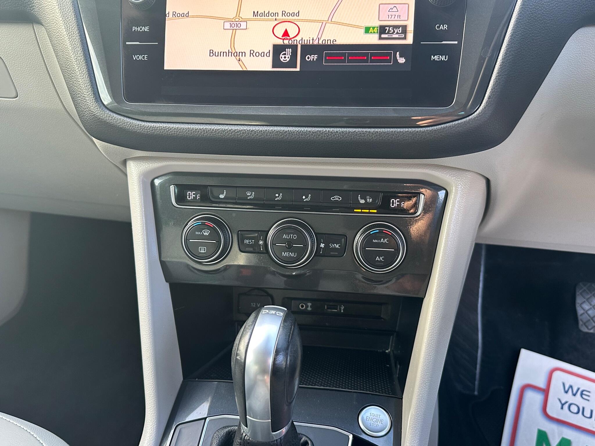 Volkswagen Tiguan view 12