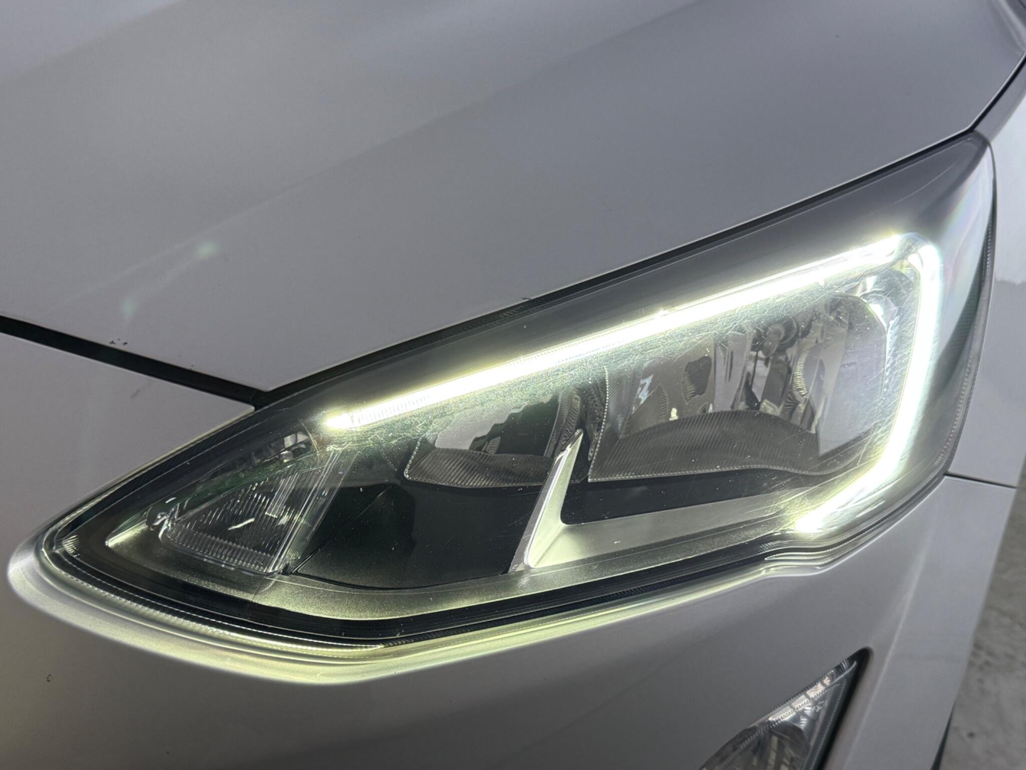 Ford Focus view 11