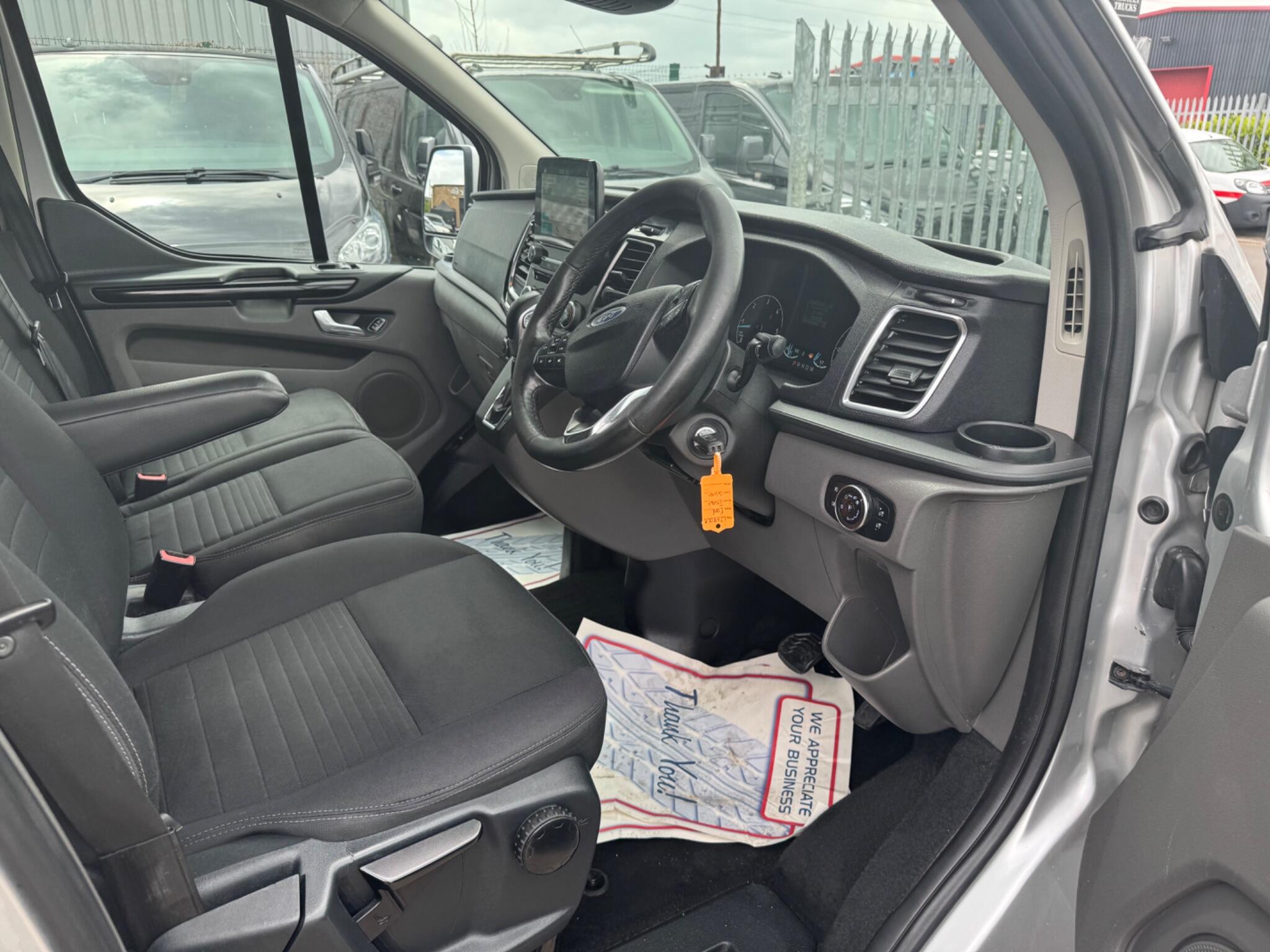 Ford Transit Custom view 18