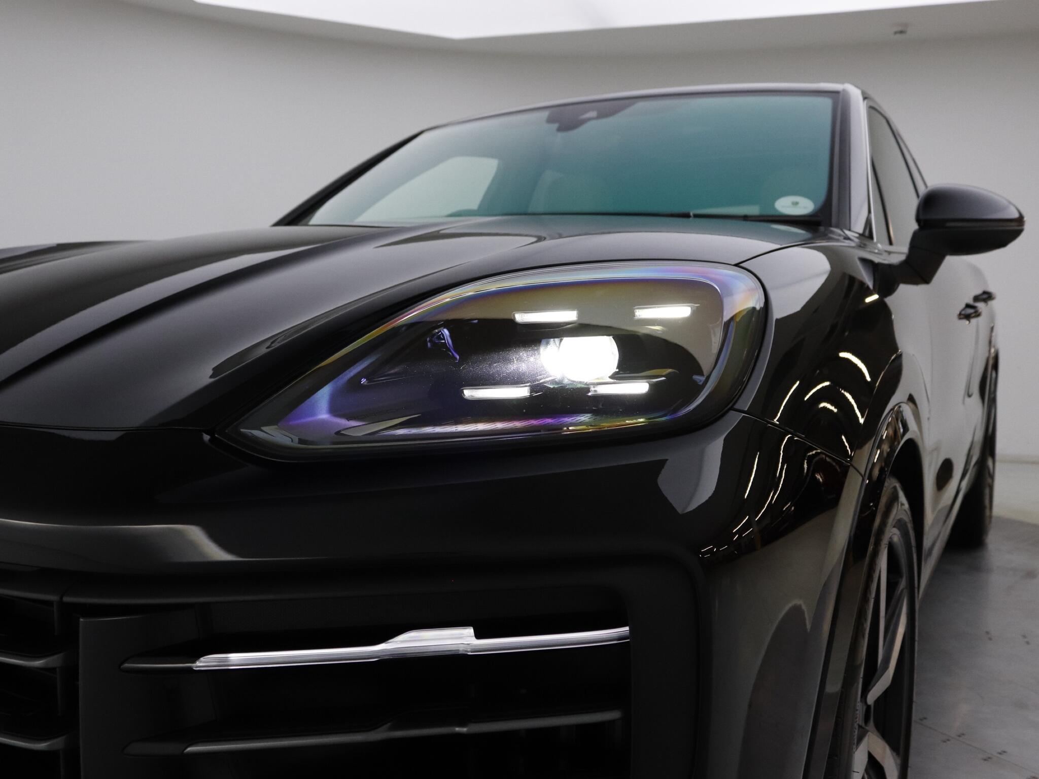 Porsche Cayenne view 27