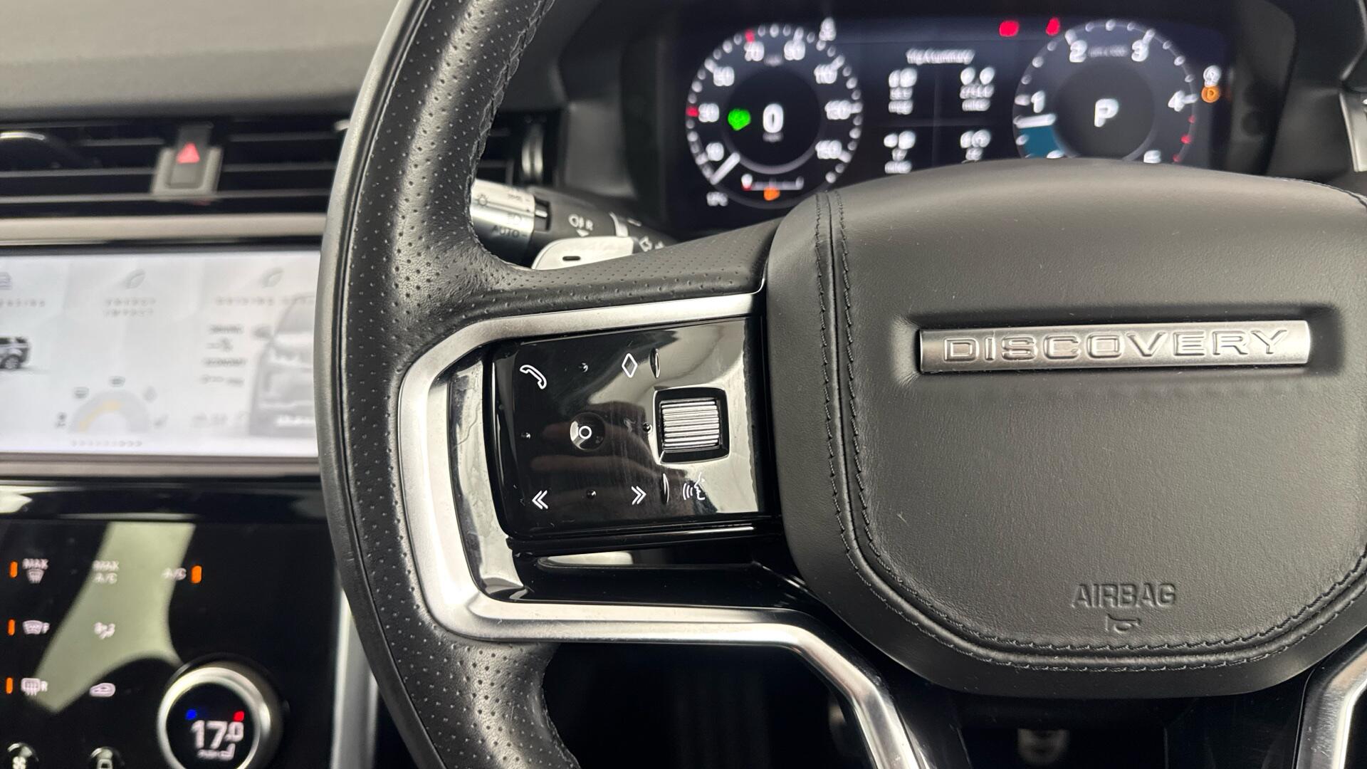 Land Rover Discovery Sport view 43