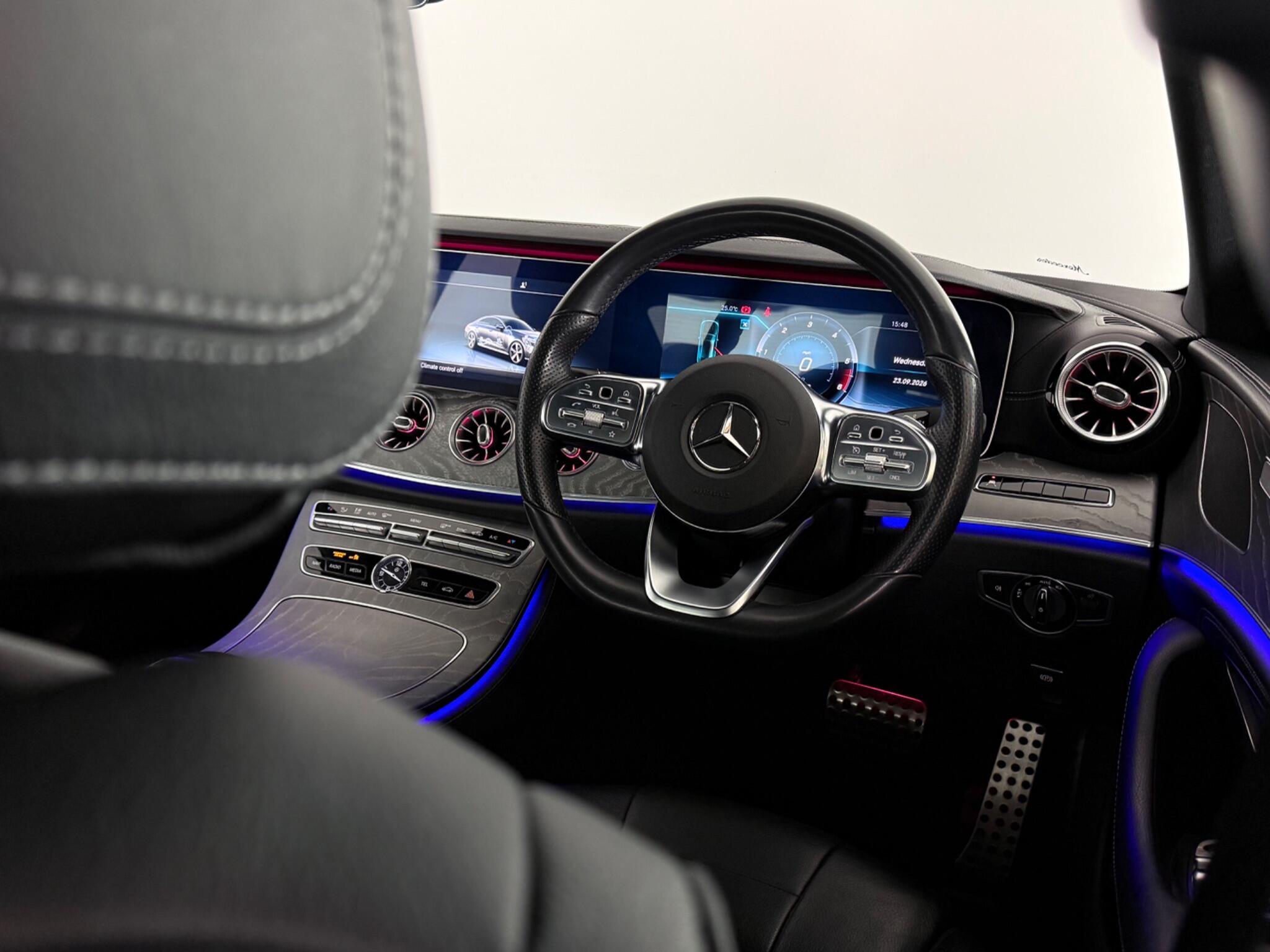 Mercedes-Benz CLS view 13