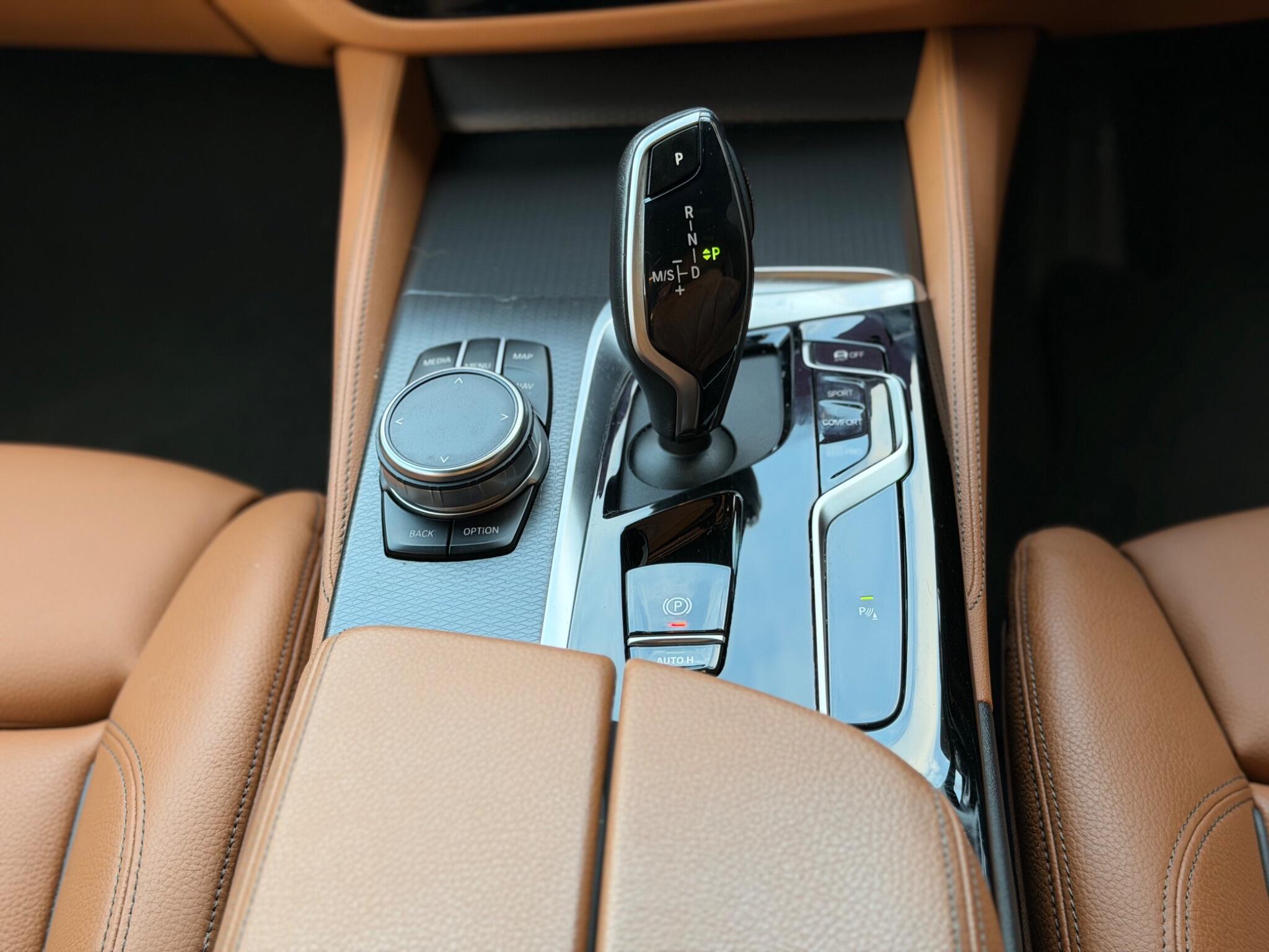 BMW 5 Series view 42